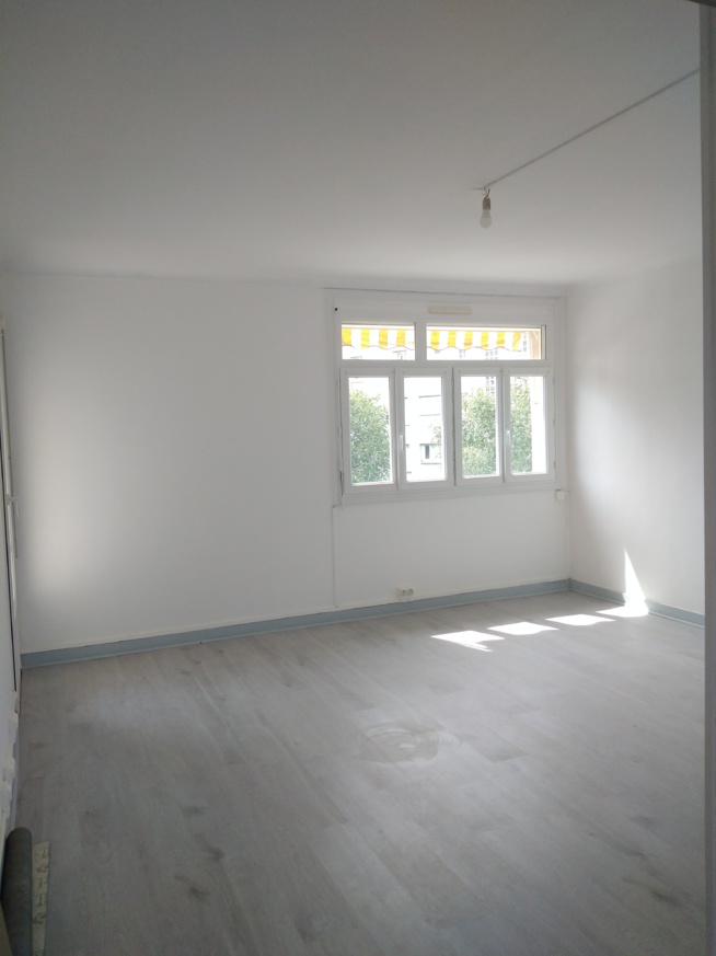 Appartement de type T3 de 78.48 m² avec balcon, cave et garage 