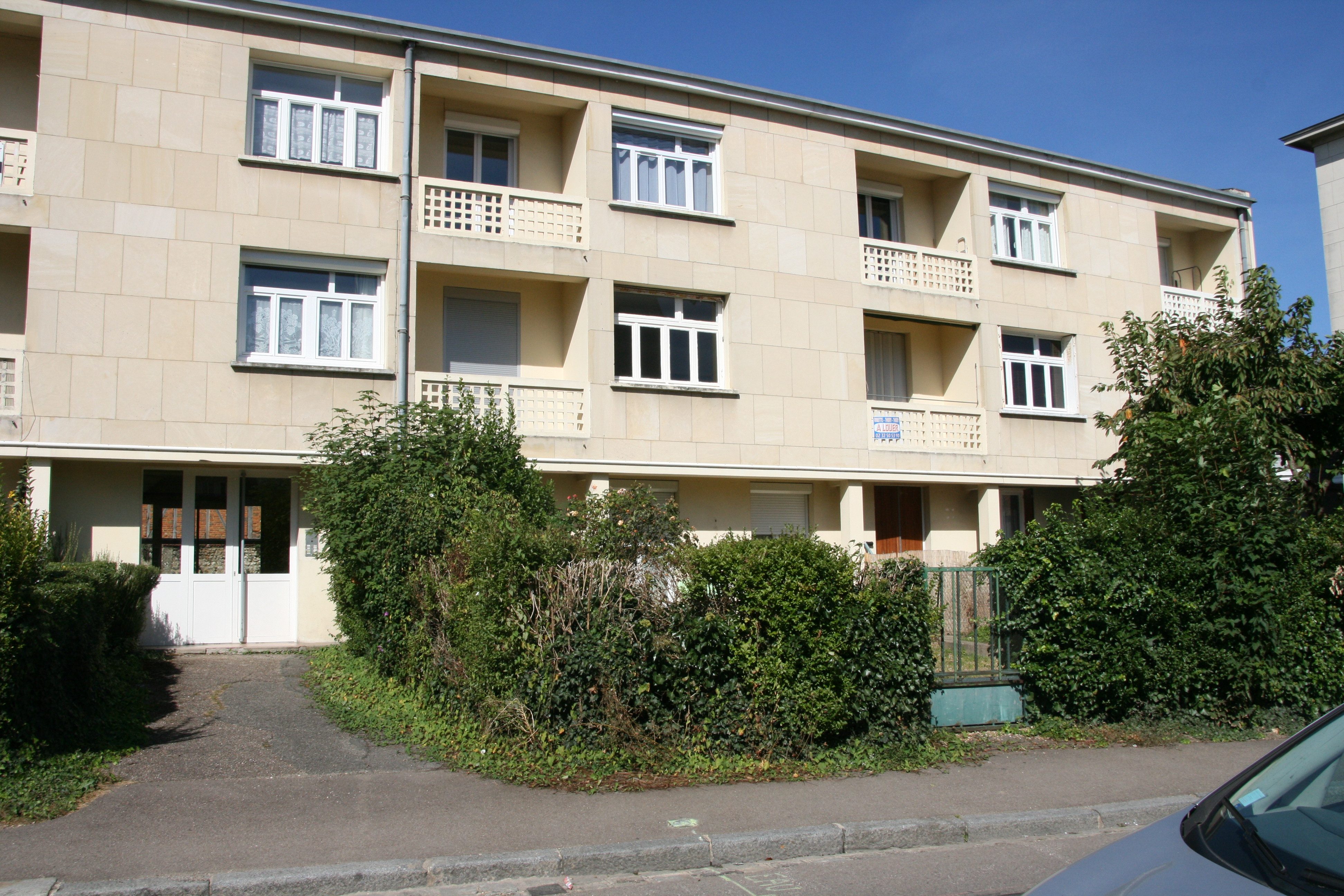 Appartement de type T3 de 78.48 m² avec balcon, cave et garage 